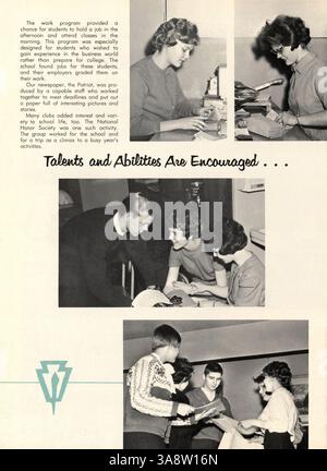 Die 1962 erschienene Ausgabe des Jahrbuchs der Patrick Henry High School, Redner 62, zeigt die Schüler, Lehrer, Sportteams, und außerschulische Clubs aus dem Schuljahr 1961-1962 mit Schwerpunkt auf afroamerikanischer Geschichte und kultureller Einflussnahme. Stockfoto