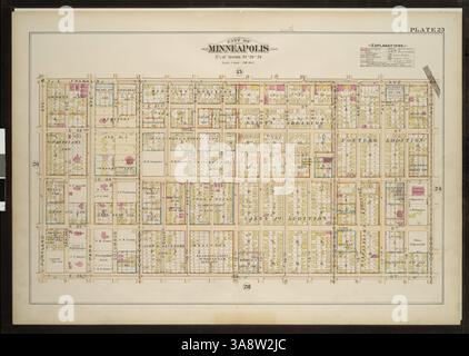 Dieser detaillierte atlas von Minneapolis bietet Vermessungen und Plats von Grundstücken, die aus offiziellen Aufzeichnungen und tatsächlichen Vermessungen zusammengestellt wurden. Es zeigt verschiedene städtische Merkmale, wie Streckenabschnitte, Eisenbahnen, Parks, Friedhöfe, und Wasserinfrastruktur. Sie enthält auch einen Index zu Unterteilungen und Gebäudetypen. Stockfoto