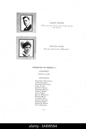 Die Ausgabe 1916 des Jahrbuchs „The Cardinal Tenth Anniversary Number“ dokumentiert wichtige Ereignisse des Schuljahres 1915-1916, darunter Leichtathletik, Clubs, Studenten und Dozenten. Stockfoto