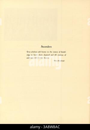 Das Jahrbuch „Sagamore“ der Roosevelt High School spiegelt die Höhepunkte des Schuljahres 1932-1933 wider und behandelt die Schüler, Lehrkräfte, Leichtathletik und Schulveranstaltungen. Stockfoto