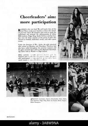 Aurean '72, Jahrbuch der Richfield High School aus dem Jahr 1972, zeigt wichtige Ereignisse aus dem Schuljahr 1971-1972, mit Schülern, Lehrern, Leichtathletik und Clubs. Stockfoto