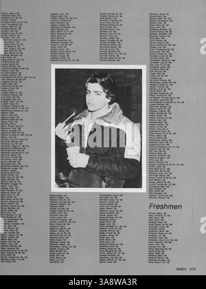Das Jahrbuch „Bear '80“ dokumentiert das Jahr 1979-1980 der Lincoln High mit Schülern, Lehrern, Clubs, Leichtathletik, und große Schulveranstaltungen während des Studienjahres. Stockfoto
