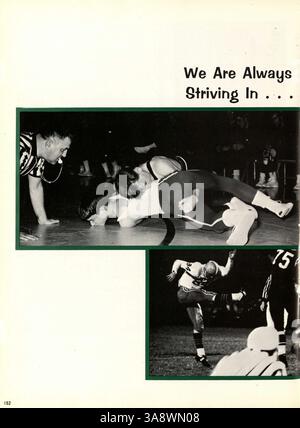 Talons 1967, das Jahrbuch der Cooper High School, dokumentiert das Schuljahr 1966-1967 mit Schwerpunkt auf Schülerleben, Lehrern, Sport und bedeutenden Veranstaltungen. Stockfoto