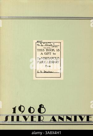 Dieses Jahrbuch 1933 feiert 25 Jahre West High School und zeigt Schüler, Lehrer, Vereine, Leichtathletik, und wichtige Ereignisse aus dem Schuljahr 1932-1933. Stockfoto