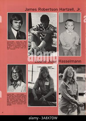 Das Jahrbuch „Mustang“ der Breck School 1977 dokumentiert wichtige Momente des akademischen Jahres 1976-1977, darunter sportliche Leistungen, Studentenclubs und bedeutende Schulveranstaltungen. Stockfoto