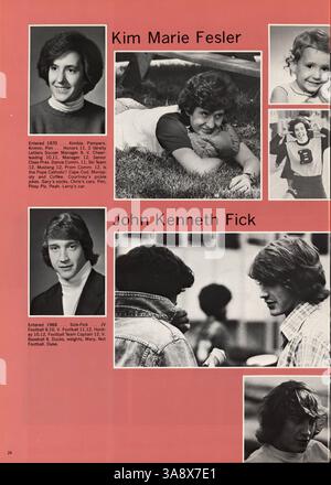 Das Jahrbuch „Mustang“ 1977 der Breck School dokumentiert das Schuljahr und hebt Schüler, Lehrkräfte, Leichtathletik und außerschulische Aktivitäten während des Studienjahres 1976-1977 hervor. Stockfoto
