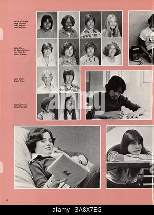 Dieses Jahrbuch „Mustang“ 1977 zeigt die Schülerschaft der Breck School, Sportmannschaften, Vereine, Beiträge der Lehrkräfte und wichtige Veranstaltungen aus dem Schuljahr 1976-1977. Stockfoto