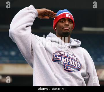 August 2009 - East Rutherford, New Jersey, USA - 3. August 2009 - East Rutherford, New Jersey. Plaxico Burress. Der ehemalige New York Giants Wide Receiver Plaxico Burress wurde am Montag von einer Manhattan Grand Jury wegen Waffenanklage angeklagt, nachdem er sich im November 2008 versehentlich in einem Nachtclub erschossen hatte. Burress wird angeklagt wegen zweitgradigen kriminellen Besitzes einer Waffe und rücksichtsloser Gefährdung. Datei Foto Foto Foto: Paul Zimmerman/AdMedia Stockfoto
