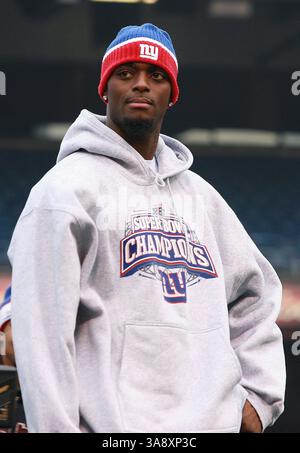 August 2009 - East Rutherford, New Jersey, USA - 3. August 2009 - East Rutherford, New Jersey. Plaxico Burress. Der ehemalige New York Giants Wide Receiver Plaxico Burress wurde am Montag von einer Manhattan Grand Jury wegen Waffenanklage angeklagt, nachdem er sich im November 2008 versehentlich in einem Nachtclub erschossen hatte. Burress wird angeklagt wegen zweitgradigen kriminellen Besitzes einer Waffe und rücksichtsloser Gefährdung. Datei Foto Foto Foto: Paul Zimmerman/AdMedia Stockfoto