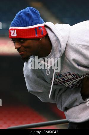August 2009 - East Rutherford, New Jersey, USA - 3. August 2009 - East Rutherford, New Jersey. Plaxico Burress. Der ehemalige New York Giants Wide Receiver Plaxico Burress wurde am Montag von einer Manhattan Grand Jury wegen Waffenanklage angeklagt, nachdem er sich im November 2008 versehentlich in einem Nachtclub erschossen hatte. Burress wird angeklagt wegen zweitgradigen kriminellen Besitzes einer Waffe und rücksichtsloser Gefährdung. Datei Foto Foto Foto: Paul Zimmerman/AdMedia Stockfoto