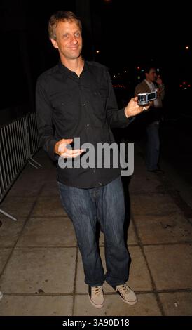August 2008 – Hollywood, Kalifornien, USA – 01. August 2008 – Hollywood, Kalifornien – Tony Hawk. Die Launch Party für die T-Mobile Sidekick LX Tony Hawk Edition fand an einem privaten Ort statt. Foto: Faye Sadou/AdMedia (Foto: © Faye Sadou/AdMedia via ZUMA Wire) Stockfoto