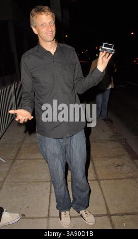 August 2008 – Hollywood, Kalifornien, USA – 01. August 2008 – Hollywood, Kalifornien – Tony Hawk. Die Launch Party für die T-Mobile Sidekick LX Tony Hawk Edition fand an einem privaten Ort statt. Foto: Faye Sadou/AdMedia (Foto: © Faye Sadou/AdMedia via ZUMA Wire) Stockfoto