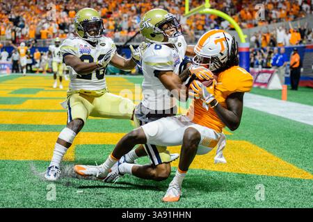 Tennessee Wide Receiver Marquez Callaway (1) erzielt einen Touchdown während des NCAA Chick-Fil-A Kickoff College Football Game zwischen Tennessee und Georgia Tech am Montag, den 4. September 2017 im Mercedes Benz Stadium in Atlanta, GA. Jacob Kupferman/CSM(Kreditbild: &Copy; Jacob Kupferman/CSM via ZUMA Wire) Stockfoto
