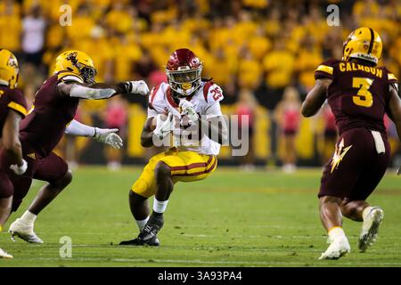 TEMPE, Arizona – 28. OKTOBER: Ronald Jones II (25) von den USC Trojans spielt den Ball während eines College-Football-Spiels zwischen den USC Trojans und den ASU Sun Devils am 28. OKTOBER 2017 im Sun Devil Stadium in Tempe, Arizona. Jordon Kelly/CSM(Kreditbild: &Copy; Jordon Kelly/CSM via ZUMA Wire) Stockfoto