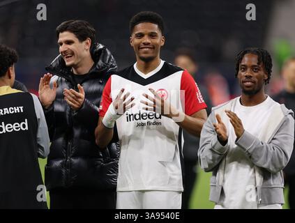 Frankfurt Am Main, Deutschland. März 2025. 29.03.2025, Fussball Bundesliga, Eintracht Frankfurt - VfB Stuttgart, v.l., Aurele Amenda (Eintracht Frankfurt) DFL/DFB-VORSCHRIFTEN VERBIETEN DIE VERWENDUNG VON FOTOGRAFIEN ALS BILDSEQUENZEN UND/ODER QUASI-VIDEO. Xdcx Credit: dpa/Alamy Live News Stockfoto
