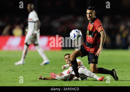 São Paulo, Brasilien. März 2025. Fußball - Brasilianische Meisterschaft 2025 - São PAULO-SPORT-PE -, São Paulo und Sport PE Spieler in Aktion während des Spiels, gültig für die 1. Runde der Brasileirão 2025, Série A, die am Nachmittag dieses Samstagnachmittags (29) im MorumBIS-Stadion ausgetragen wird. Quelle: Vilmar Bannach/Alamy Live News Stockfoto