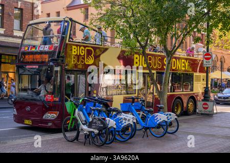 Der geparkte Big Bus Sydney Touristenbus, Sydney, Australien Stockfoto