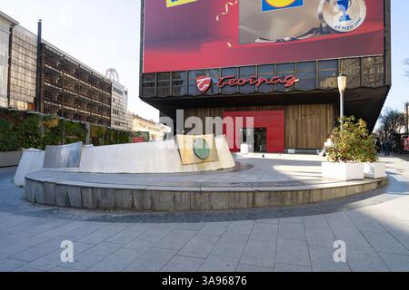 Belgrad, Serbien. März 2025. Das Plato Doke Vjestice Monument im Stadtzentrum Stockfoto