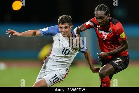 10. Oktober 2017 - Couva, Caroni County, Trinidad & Tobago - Couva, Trinidad & Tobago - Dienstag, 10. Oktober 2017: Christian Pulisic, Nathan Lewis während einer Qualifikation zur FIFA-Weltmeisterschaft 2018 zwischen den Nationalmannschaften der USA und Trinidad & Tobago (TRI) im ATO Boldon Stadium. (Kreditbild: © John Todd/ISIPhotos via ZUMA Wire) Stockfoto
