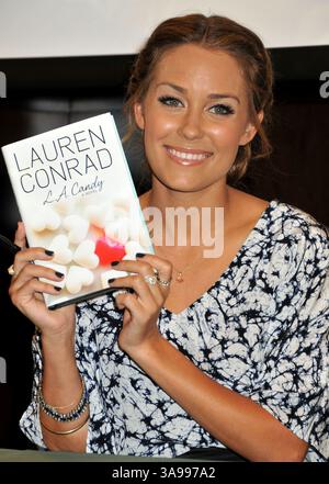 Juni 2009 – Los Angeles, CA, USA – 16. Juni 2009 – Los Angeles, CA – Lauren Conrad. Lauren Conrads ''L.A. Candy'' Buch signiert im Grove Barnes & Noble. Foto: Byron Purvis/AdMedia Stockfoto