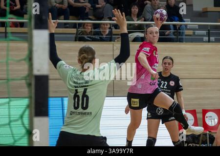 Halle, Deutschland. März 2025. Halle, Deutschland 29. März 2025: 2.HBL - Frauen - 2024/2025 - SV Union Halle-Neustadt vs. Kurpfalz Bären im Bild: Emma Hertha (Halle) Credit: dpa/Alamy Live News Stockfoto