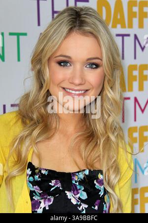 18. Juli 2009 – New York, New York, USA – 23. Juli 2009 – New York, NY – Katrina Bowden. „30 Rock“-Star Katrina Bowden im Daffy's SoHo Apartment für den Kickoff-Wettbewerb „The Daffy's Apartment“. Foto: Paul Zimmerman Stockfoto