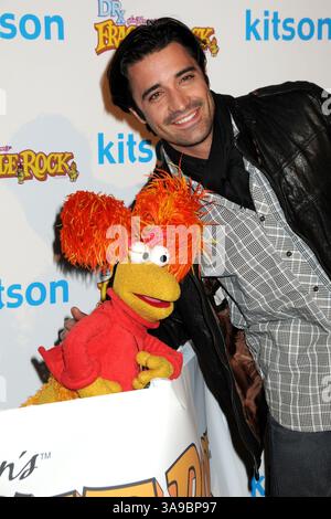 9. Dezember 2009: West Hollywood, CA, USA – 9. Dezember 2009 – West Hollywood, Kalifornien – Gilles Marini. Die Dr. Romanelli Fraggle Rock Clothing Collaboration und die Anita Ko Fraggle Rock Kostümschmuck Kollektion in Partnerschaft mit Volkswagen veranstalten Einen Toy Drive, um die L.A. Mission in Kitson zu unterstützen. Foto: Byron Purvis/AdMedia Stockfoto
