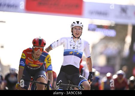 Wevelgem, Belgien. 30. März 2025. Die Niederländerin Lorena Wiebes von SD Worx-ProTime gewinnt die Frauenelite „Gent-Wevelgem – in Flanders Fields“, ein Tagesrennen, 169,1 km von Ieper nach Wevelgem, Sonntag, den 30. März 2025. BELGA FOTO JASPER JACOBS Credit: Belga News Agency/Alamy Live News Stockfoto