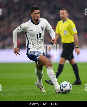 London, Großbritannien. März 2025. England gegen Lettland - Qualifikation zur UEFA-Weltmeisterschaft - Wembley Stadium. Englands Jude Bellingham in Aktion. Bildnachweis: Mark Pain / Alamy Live News Stockfoto
