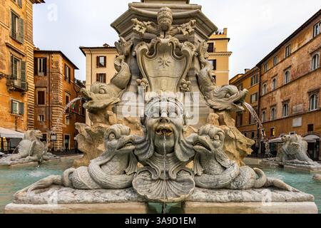 Der antike Pantheon-Brunnen ist an einem ruhigen Morgen zu sehen. Das Foto wurde am 12. Februar 2025 in Rom, Region Latium, Italien aufgenommen. Stockfoto