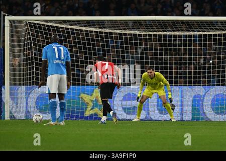 Neapel, Italien. 31. März 2025. Alex Meret von S.S.C. Napoli rettet den Strafstoß am 30. Tag der Serie A Meisterschaft zwischen S.S.C. Napoli und A.C. Milan im Diego Armando Maradona Stadium am 30. März 2025 in Neapel. Quelle: Unabhängige Fotoagentur/Alamy Live News Stockfoto