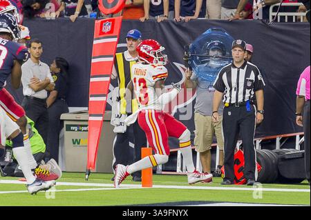 8. Oktober 2017 – Houston, Texas, USA – 8. Oktober 2017 – Houston, Texas USA – Kansas City Chiefs Wide Receiver de'Anthony Thomas (13) für den Touchdown während des regulären Saisonspiels der NFL zwischen den Houston Texans und den Kansas City Chiefs im NRG Stadium in Houston, Texas. Maria Lysaker/ZUMA Wire Service (Kreditbild: © Maria Lysaker Via ZUMA Wire) Stockfoto