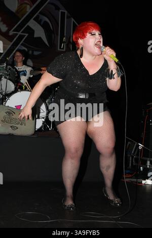 November 2009 – London, Großbritannien, USA – 28. November 2009. London, England: Beth Ditto von Gossip. Gossip tritt live im Forum auf. Foto: Martin Harris/Capital Pictures (Foto: © Martin Harris) Stockfoto