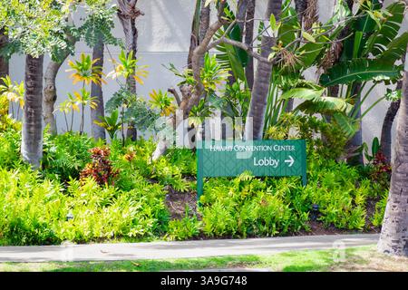 Oahu, Hawaii, USA - 23. Februar 2024 - Schild am Hawaiian Convention Center, das auf die Lobby zeigt. Das Hawaii Convention Center ist das größte Messezentrum Stockfoto