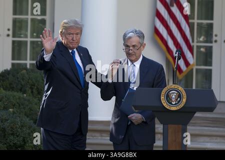 2. November 2017: US-Präsident DONALD J. TRUMP und sein Kandidat für den Präsidenten der US-Notenbank JEROME POWELL im Rose Garden nach einer Pressekonferenz im Weißen Haus. (Bild: © Alex Edelman/CNP via ZUMA Wire) Stockfoto