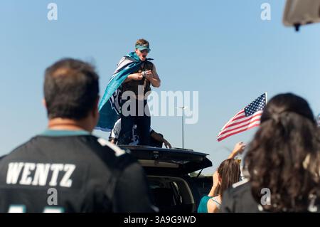 24. September 2017 - Philadelphia, Pennsylvania, USA - Eagles-Fans-Tail-Gate-Party auf dem Parkplatz vor Lincoln Financial Field in South Philadelphia während des Home Opener-Spiels am 24. September 2017 in South Philadelphia. (Bild: © Bastiaan Slabbers via ZUMA Wire) Stockfoto