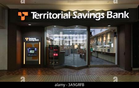 Oahu, Hawaii, USA - 23. Februar 2024 - Außenansicht der territorialen Sparkasse im Ala Moana Center, Honolulu. Stockfoto