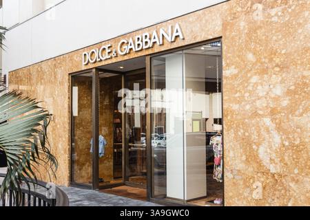 Oahu, Hawaii, USA - 23. Februar 2024 - Außenansicht des Dolce and Gabbana Stores im Ala Moana Center, Honolulu. Stockfoto
