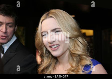 Januar 2007 - Palm Springs, CA, USA - KATE WINSLET kommt bei der Präsentation der Palm Springs International Film Festival Gala Awards im Palm Springs Convention Center an, wo sie den „Desert Palm Achievement Award“ erhielt. Stockfoto