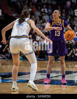 März 30 2025 Spokane WA U.S.A. LSU Guard Last-Tear Poa (13) spielt während des NCAA Women's Basketball Regional Elite Acht Spiel eins zwischen LSU Lady Tigers und der UCLA Brunis. UCLA besiegte LSU 72-65 in der Spokane Veterans Memorial Arena, Spokane, WA. Thurman James/CSM (Bild: © Thurman James/Cal Sport Media) Stockfoto