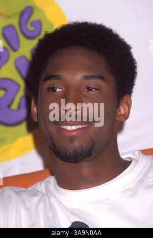 Oktober 1998; Los Angeles, CA, USA; Basketballstar KOBE BRYANT bei Nickelodeons „The Big Help-A-Thon“-Veranstaltung. Stockfoto