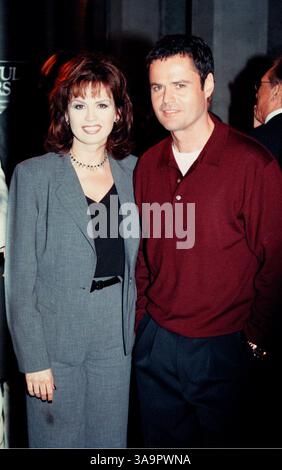 Oktober 1998; Los Angeles, CA, USA; Sänger DONNIE & MARIE OSMOND bei Larry Kings Buch-Unterschriftenparty. Stockfoto