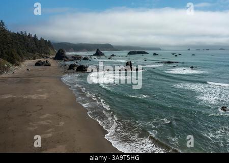 Malerischer Blick auf den Ocean Rock an der Küste von Oregon Stockfoto