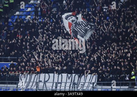 Neapel, Italien. 31. März 2025. Fans AC Mailand während des Fußballspiels der Serie A zwischen dem SSC Napoli und dem AC Milan im Diego Armando Maradona Stadium in Neapel am 30. März 2025. Quelle: Unabhängige Fotoagentur/Alamy Live News Stockfoto