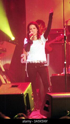 Mai 2005; Myrtle Beach, SC, USA; die Sängerin LISA MARIE PRESLEY spielt live, während ihre 2005 Tour einen Zwischenstopp am Barefoot Landing in South Carolina einlegt. Obligatorischer Credit: Foto von Jason Moore/ZUMA Press. (©) Copyright 2005 von Jason Moore Stockfoto