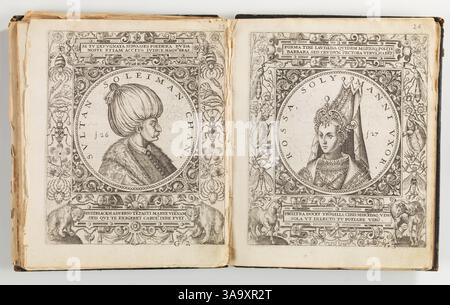 Diese Porträts von Sultan Suleiman dem Großen und Hurrem Sultan wurden 1665 in der Heidelberger Ausgabe von Vitae et Icones Sultanorum Turcicorum, Principum Persarum, veröffentlicht von Jean Jacques Boissard im Jahr 1596. Dieses lateinische Buch enthält 44 Blätter mit illustrierten Medaillonporträts von osmanischen Sultanen, Wesziern, Mamluken-Herrschern, persischen Schahs und europäischen Figuren. Die Porträts auf Folien 25-26 zeigen Suleiman im Profil, in einem großen Turban- und Pelzgewand, während Hurrem Sultan in einem fantasievollen Outfit dargestellt wird, das auch bei Darstellungen aus dem 16. Bis 18. Jahrhundert üblich ist. Stockfoto