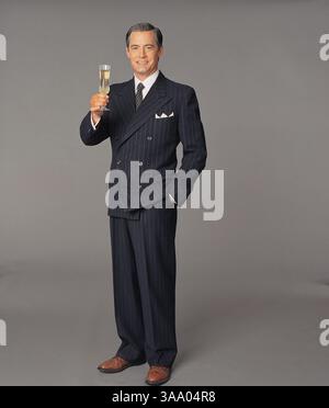 April 2006; Toronto, ON, Kanada; Bild aus Regisseur Ian Iqbal Rashids Drama-Komödie „Touch of Pink“ mit KYLE MACLACHLAN. Erscheinungsdatum: 16. Juli 2004. Obligatorische Gutschrift: Foto von Sony Pictures/ZUMA Press. (©) Copyright 2006 mit freundlicher Genehmigung von Sony Pictures Stockfoto