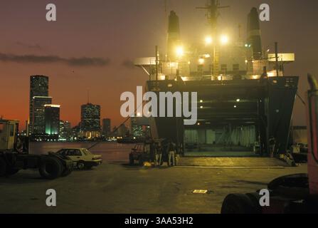 Februar 2006; Miami, FL, USA; (Dateifoto: Datum unbekannt) Import und Export in Miami, Florida. Obligatorischer Ausweis: Foto von Bill Gentile/ZUMA Press. (©) Copyright 2006 von Bill Gentile Stockfoto