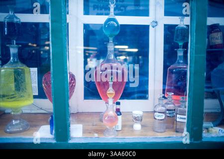 September 2006; New Orleans, LA, USA; ein Schaufenster in New Orleans, LA. Obligatorischer Hinweis: Foto von Jack Kurtz/ZUMA Press. (©) Copyright 2006 von Jack Kurtz Stockfoto