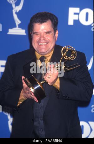 September 1999; Los Angeles, CA, USA; MICHAEL BADALUCCO bei den 51. jährlichen Primetime Emmy Awards am Schrein. Stockfoto
